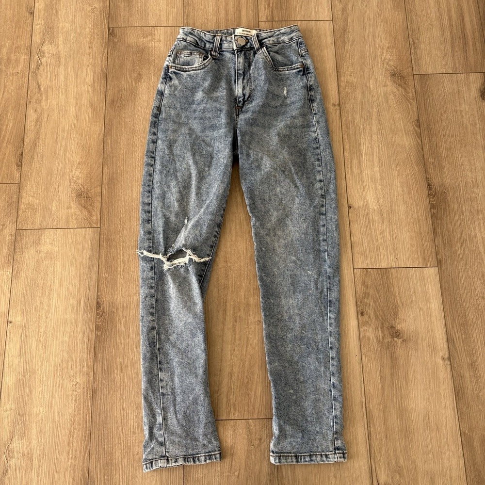 Cotton On Stretch Mom Jeans Women's Size 4 US Light Acid Wash Distressed Knees